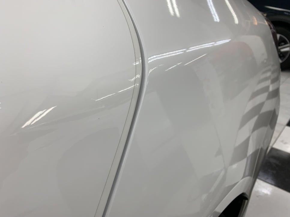 벤츠 C200 리어 펜더 덴트 무도색 복원 완료 후