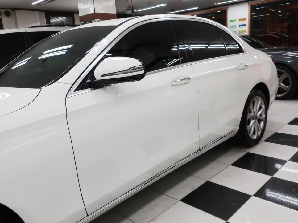벤츠 E220D 범퍼 시공 후 11