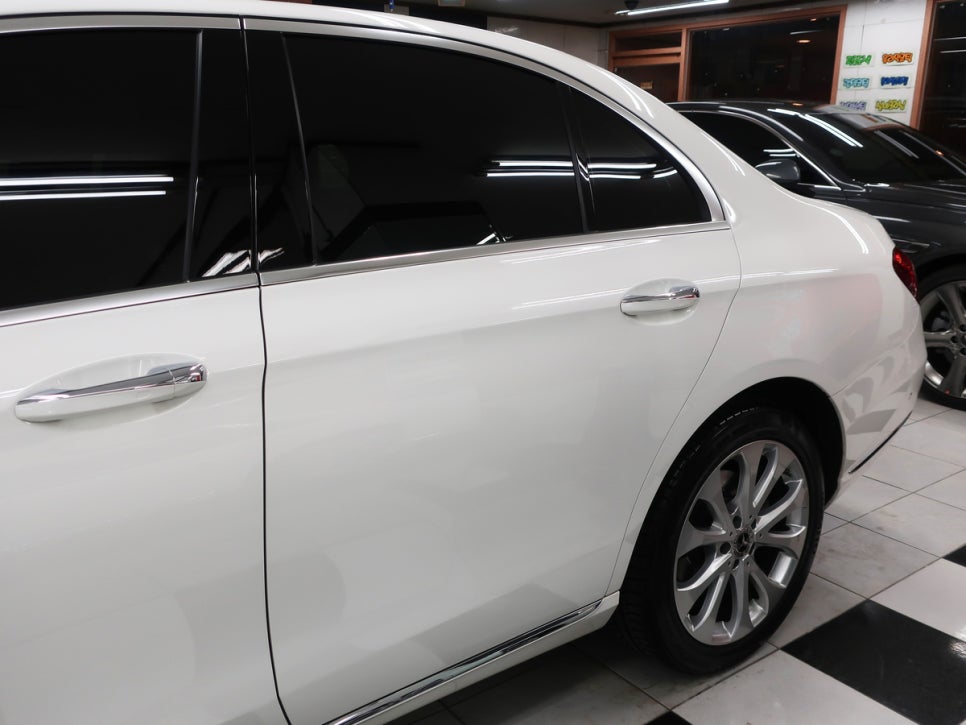 벤츠 E220D 범퍼 시공 후 12