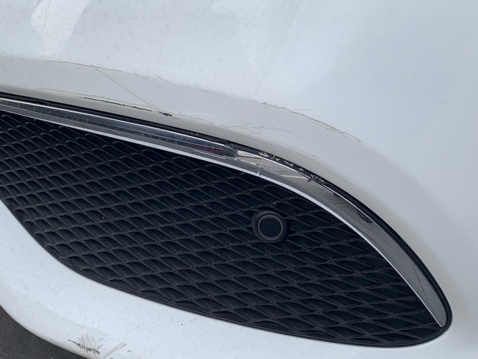 벤츠 E220D 범퍼 시공 전 3