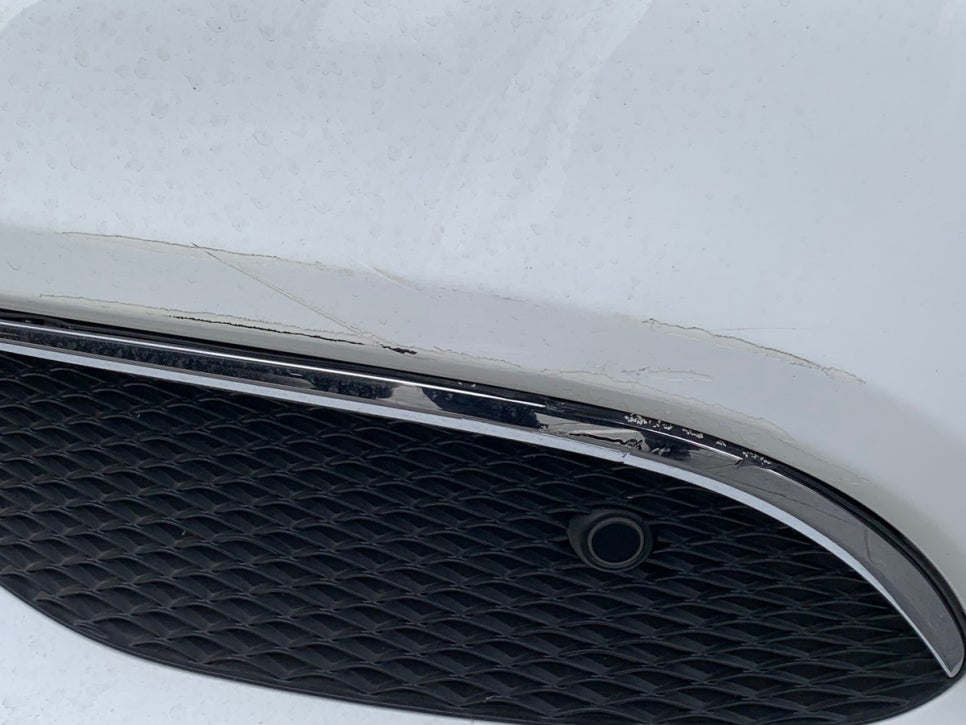 벤츠 E220D 범퍼 시공 전 4