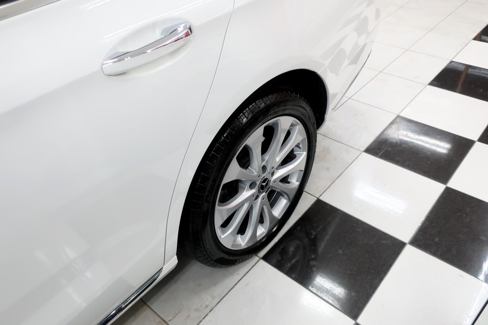 벤츠 E220D 도색 시공 후 2