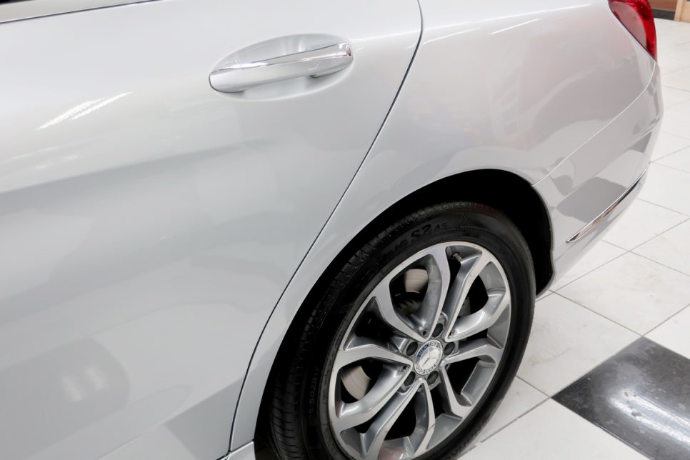 벤츠 W205 C200 도색 시공 후 3