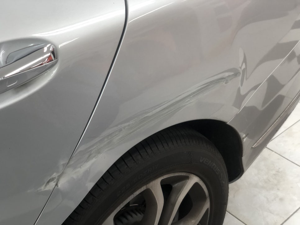 벤츠 W205 C200 도색 상세 부위 1