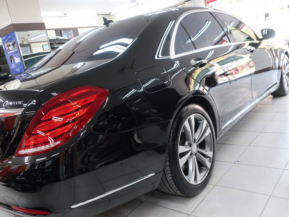 벤츠 W222 S500L 4MATIC 광택 복원 및 유리막 코팅 시공 사진