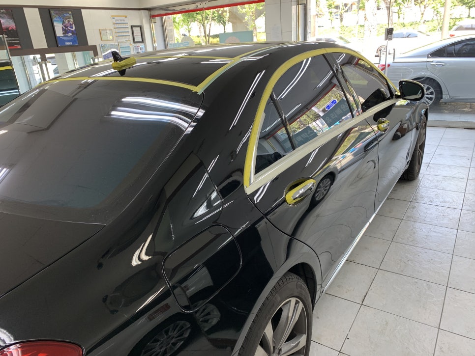 벤츠 W222 S500L 4MATIC 광택 복원 및 유리막 코팅 시공 사진