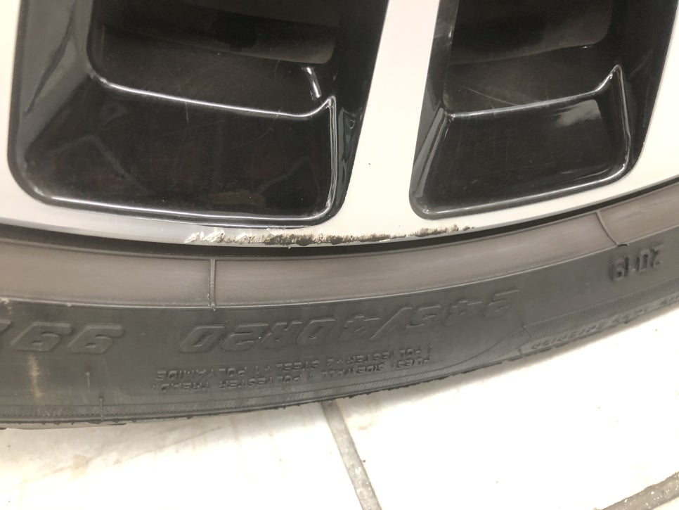 마포구 합정동에서 오신 벤츠 S560 마흐바흐 20인치 시공 후