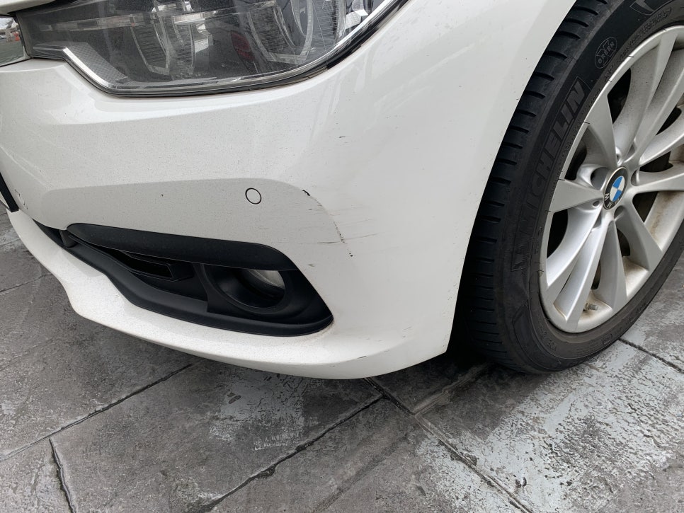 BMW 320D 범퍼 시공 전 2