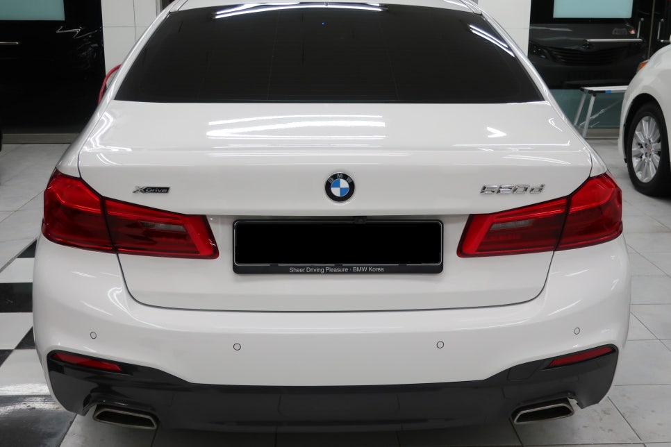 BMW 520D 뒤 범퍼 시공 후 5