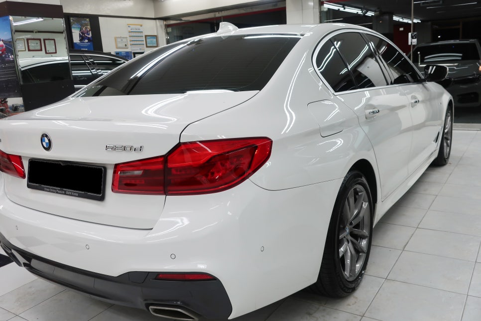 BMW 520D 뒤 범퍼 시공 후 6