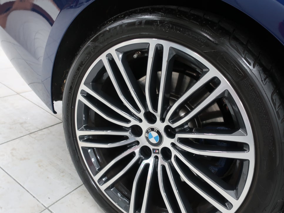 BMW 530I BODY 휠 시공 후 3