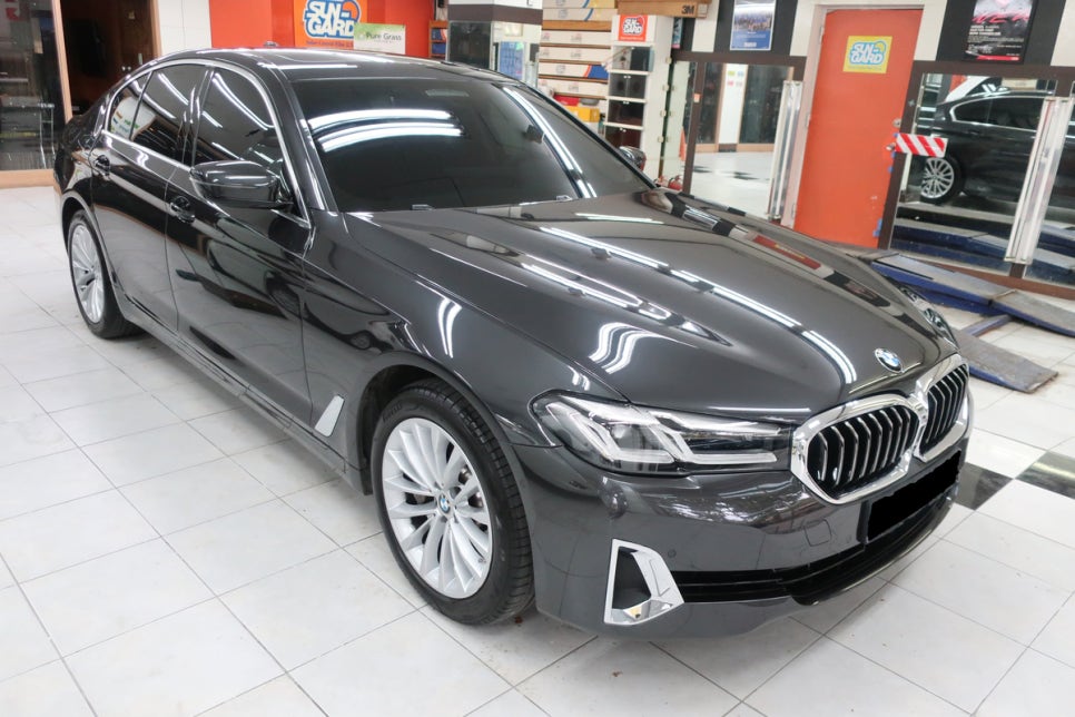 BMW 530I 휀다 도어 시공 후 2
