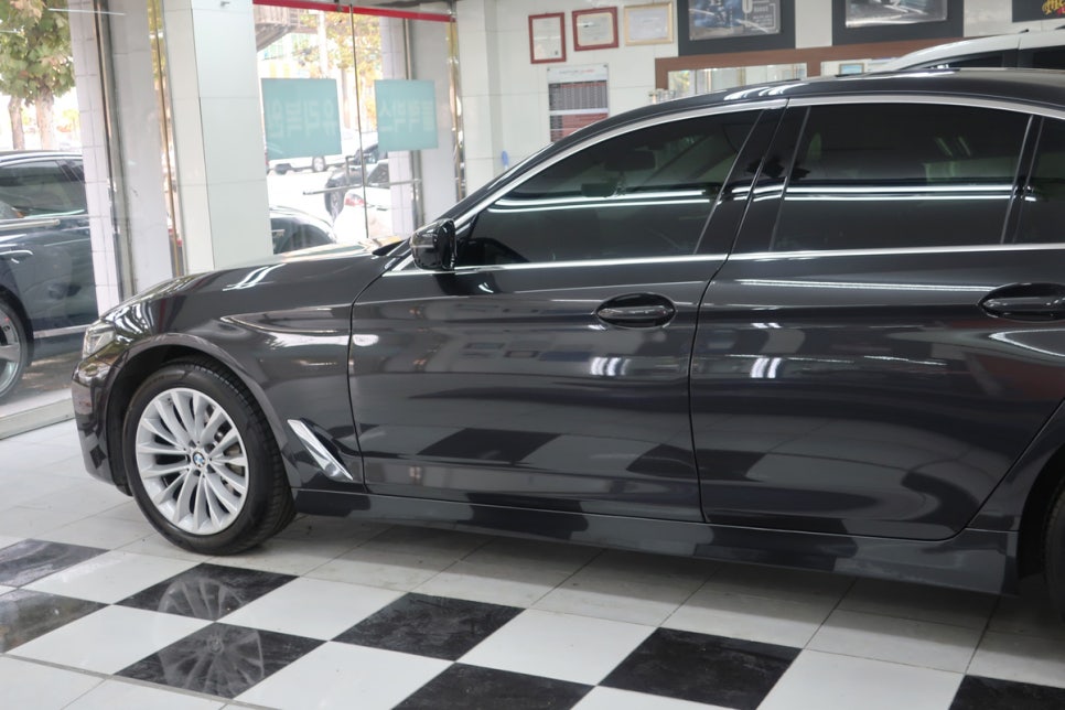 BMW 530I 휀다 도어 시공 후 5
