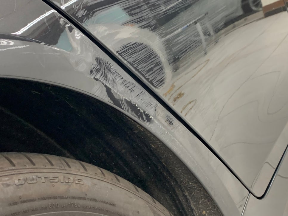 BMW 530I 휀다 도어 시공 전 1