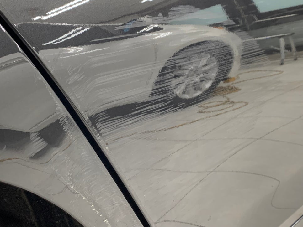 BMW 530I 휀다 도어 시공 전 3