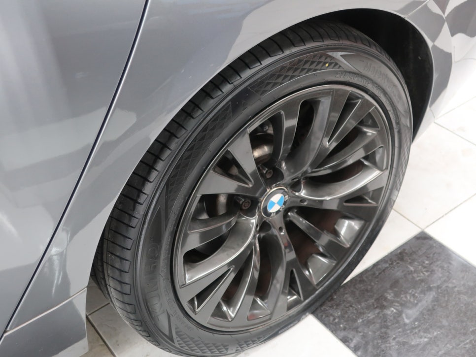BMW 5GT 범퍼 시공 후 6