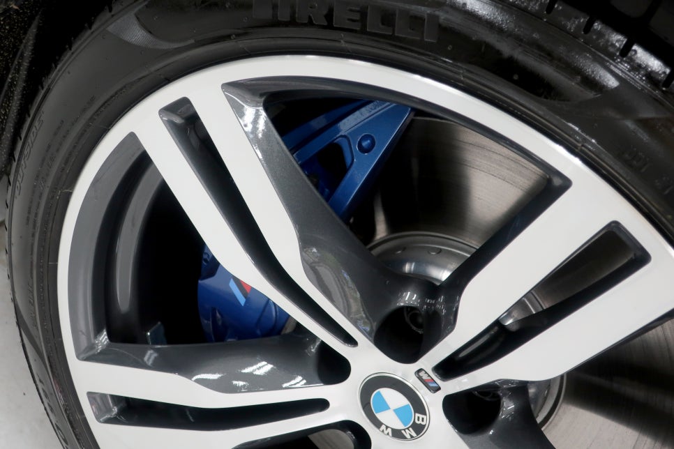 BMW 6GT 휠 시공 후 3