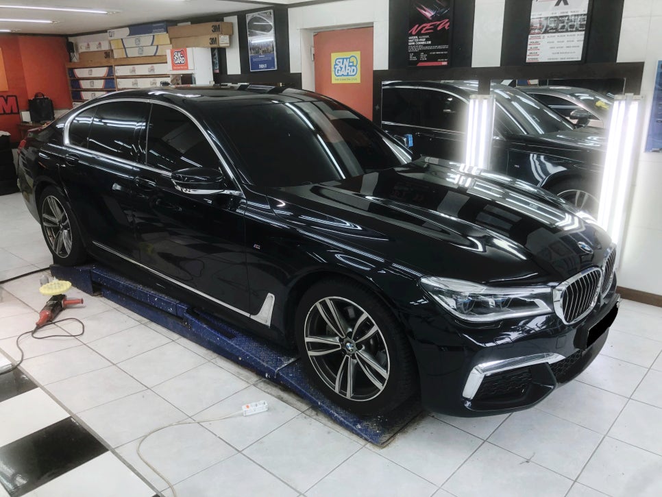 BMW 7SERIES 유리 상세 부위 1
