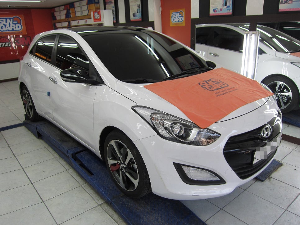 기아 K3 썬가드 블랙버드 35% 전면썬팅 완료 후