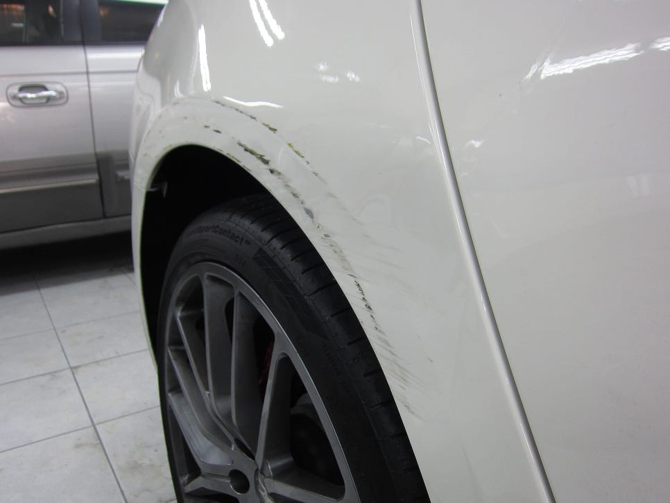 콰트로포르테 판금·도색 시공 사진