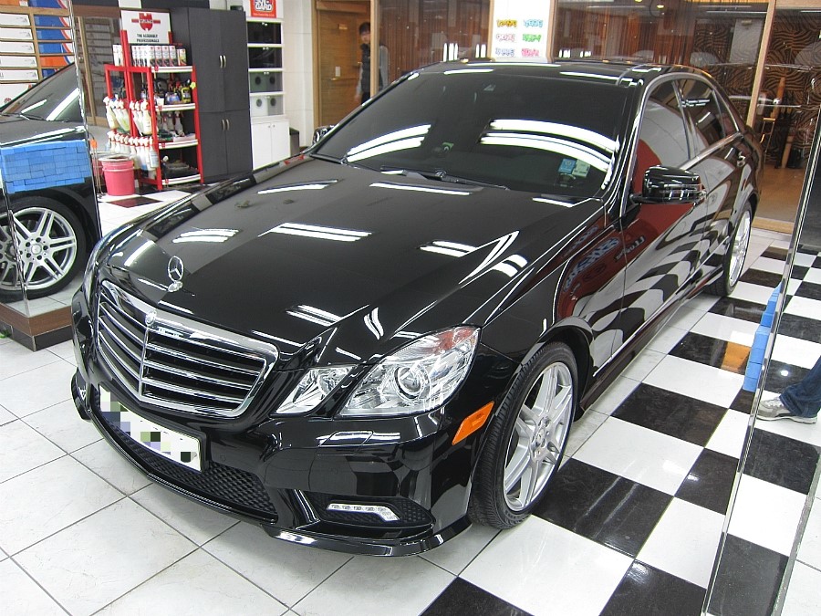 벤츠 E350 광택 코팅 완료 후 거울 같은 도장면