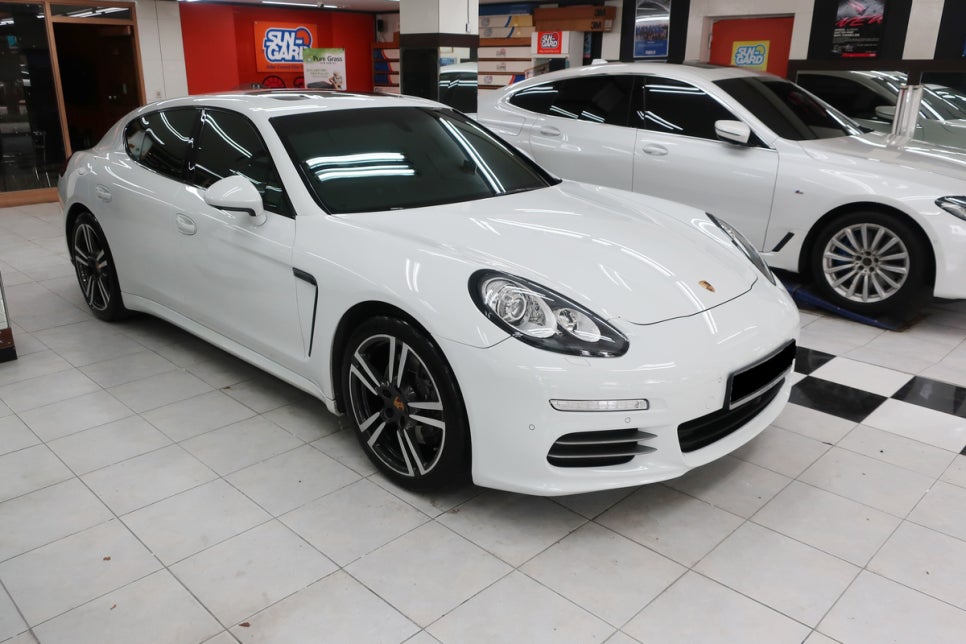 포르쉐 PANAMERA 도색 시공 후 3