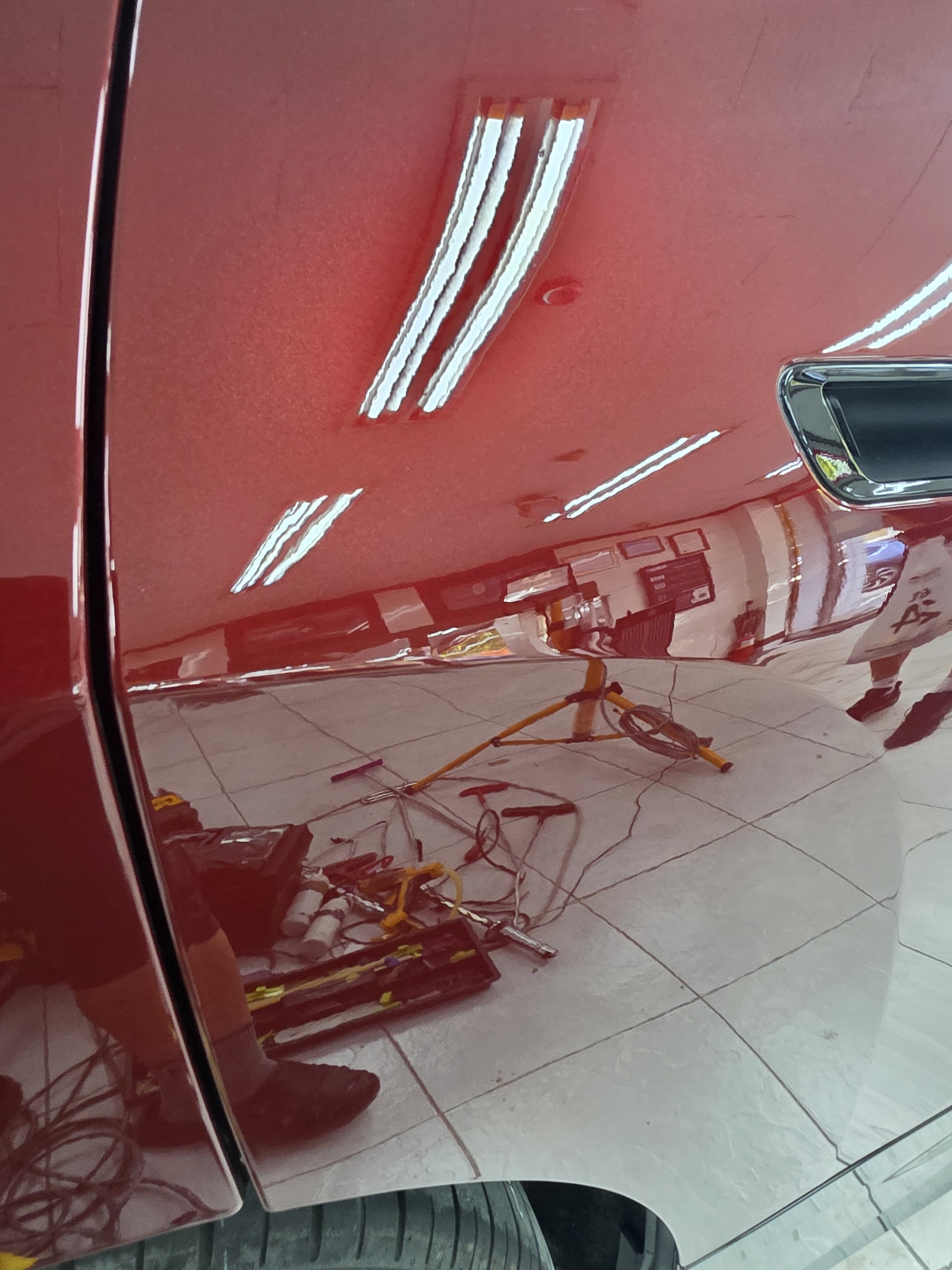 RED CAR 사이드 패널 상세 부위 1