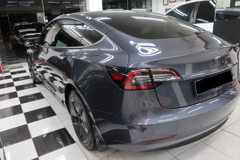 테슬라 MODEL3 도어 상세 부위 4