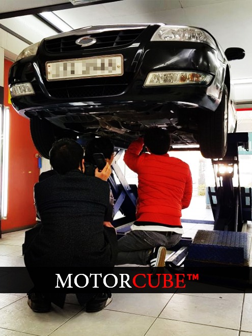 모터큐브 렉서스 외형복원 작업 현장