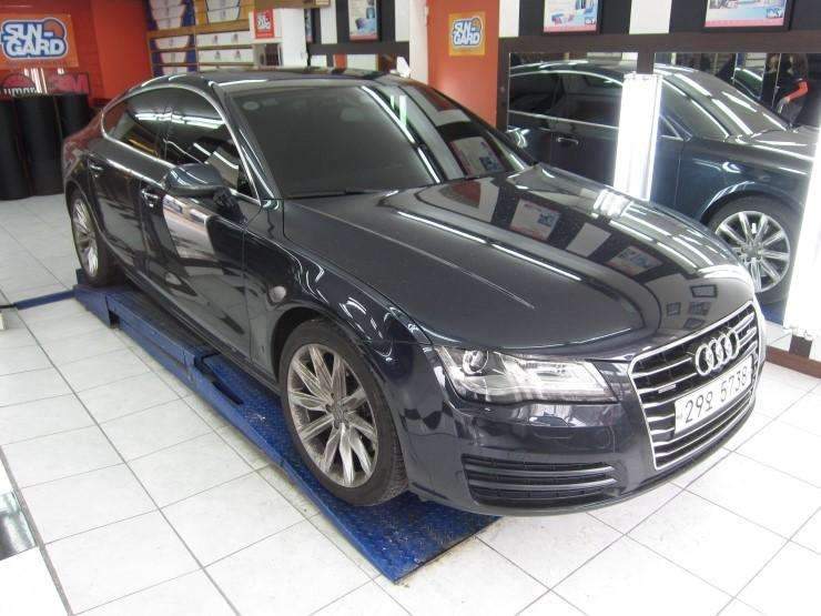 친환경 소재와 쿠션이 있는 퓨어그래스 차량용 맞춤매트  시공 전