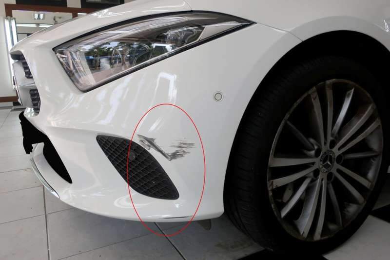 마포구 벤츠 CLS 400d 앞 범퍼 덴트 복원 광택  시공 전