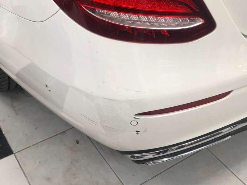 마포구 벤츠 E220d 리어 범퍼 덴트 복원 후 광택  시공 전