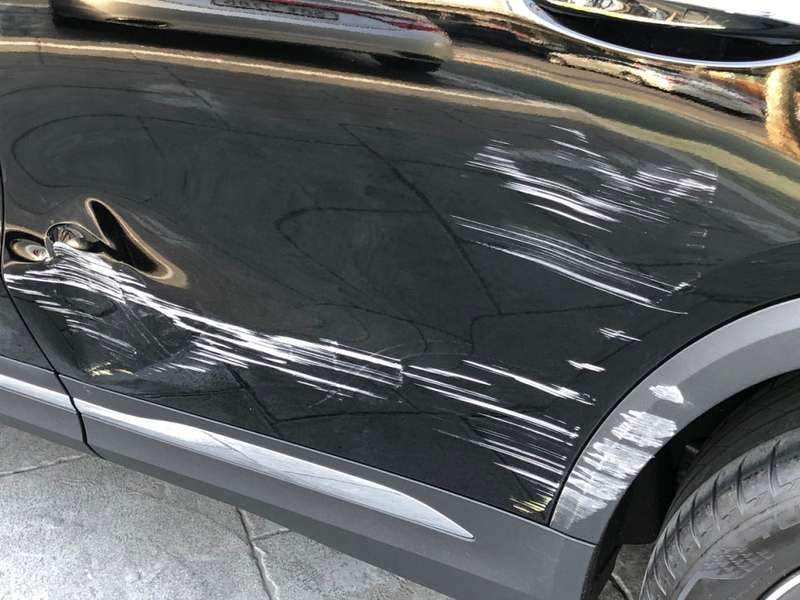 마포구 망원동에서 오신 GLA250 도어 덴트 복원 후 시공 전