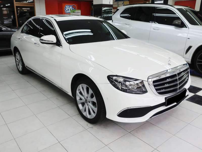 마포구 덴트 전문점 벤츠 E220d 손상된 펜더와 범퍼 시공 전